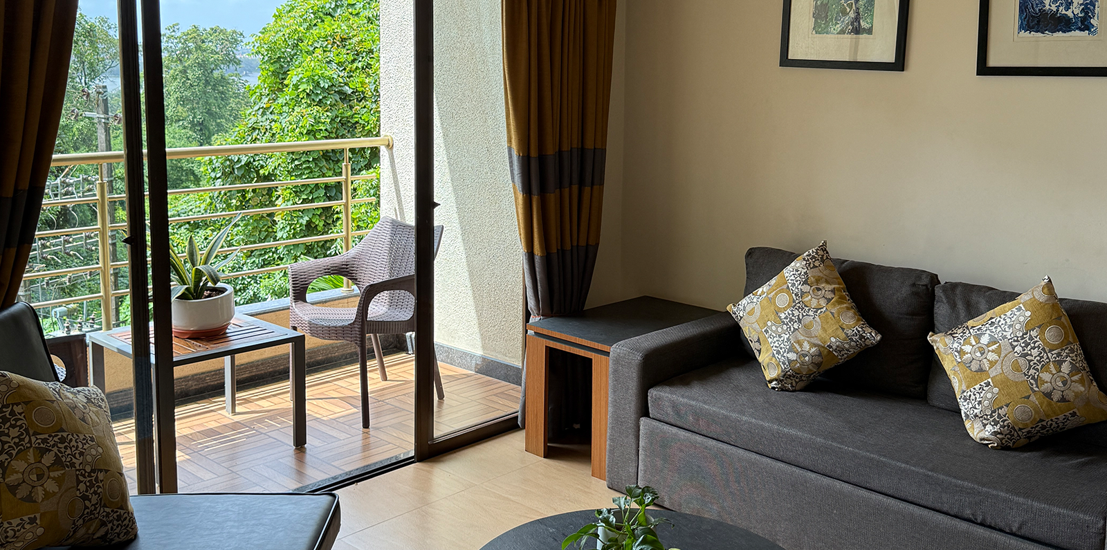 Pool View Suite